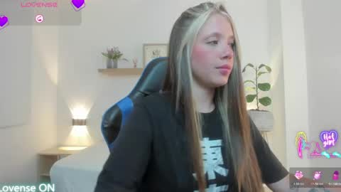 Nataly online show from April 21, 2026, 2:04 am