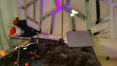 Snapshot of natalyefoster chatting on March 19, 2026, 6:45 pm Natalye foster online show from March 19, 2026, 6:45 pm