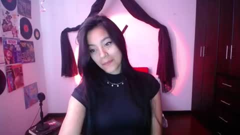 Nataly Escobar online show from December 23, 2024, 2:17 pm