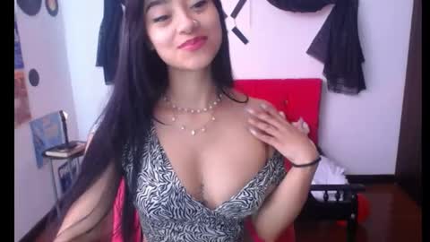 Nataly Escobar online show from February 7, 2025, 4:56 pm