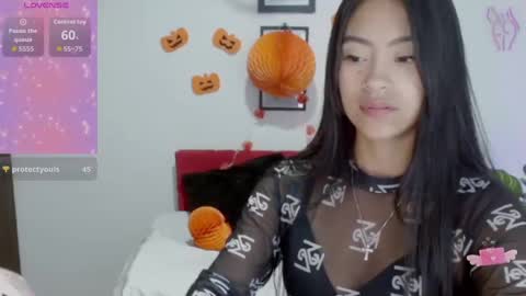 Nataly Escobar online show from October 7, 2025, 12:35 pm