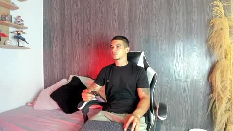 natan_77 online show from April 7, 2026, 2:23 am