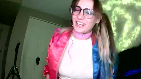 natasha_123341319 online show from October 31, 2025, 6:47 am