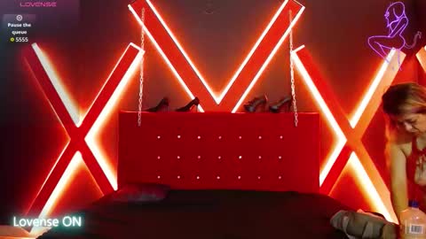 Natasha online show from September 20, 2025, 7:26 pm