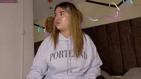 Natasha  online show from January 7, 2026, 12:40 pm