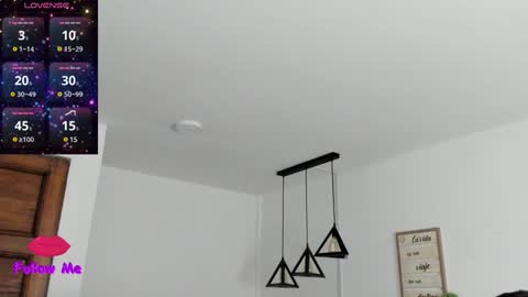 Natasha online show from February 3, 2025, 4:04 am