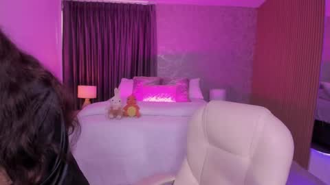 Natasha aniston1 online show from May 28, 2026, 7:22 pm
