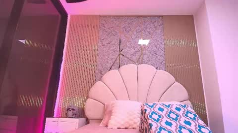 Natasha online show from October 29, 2025, 7:15 pm