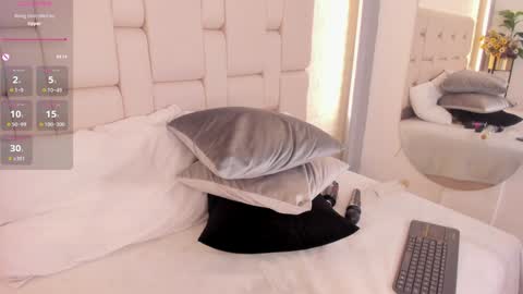 Snapshot of natasha_smith09 chatting on December 31, 2024, 5:00 am Natasha Smith online show from December 31, 2024, 5:00 am