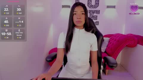 Natasha  online show from November 19, 2025, 3:01 pm