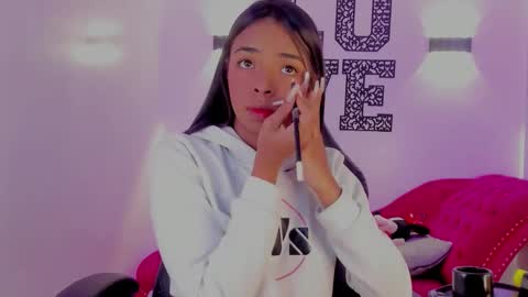 Natasha  online show from December 1, 2025, 3:39 pm