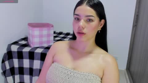 Snapshot of natasha_su chatting on January 19, 2025, 12:28 am Natalia online show from January 19, 2025, 12:28 am