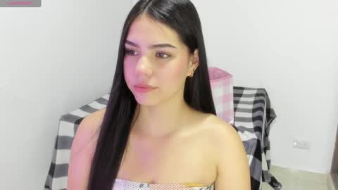 Snapshot of natasha_su chatting on February 8, 2025, 12:28 am Natalia online show from February 8, 2025, 12:28 am