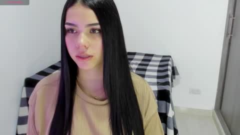 Snapshot of natasha_su chatting on February 11, 2025, 3:50 am Natalia online show from February 11, 2025, 3:50 am