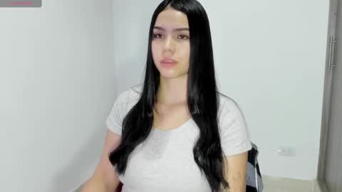 Snapshot of natasha_su chatting on February 19, 2025, 2:23 am Natalia online show from February 19, 2025, 2:23 am