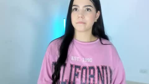 Snapshot of natasha_su chatting on September 17, 2025, 11:17 pm Natalia online show from September 17, 2025, 11:17 pm