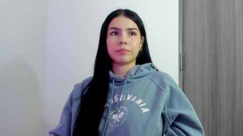 Snapshot of natasha_su chatting on October 8, 2025, 9:23 pm Natalia online show from October 8, 2025, 9:23 pm