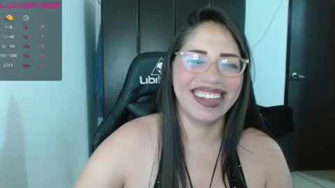 Snapshot of natashasmithe chatting on January 31, 2025, 4:25 am Natasha Smithe online show from January 31, 2025, 4:25 am