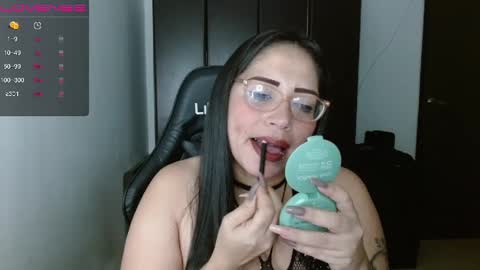 Snapshot of natashasmithe chatting on February 5, 2025, 1:11 pm Natasha Smithe online show from February 5, 2025, 1:11 pm