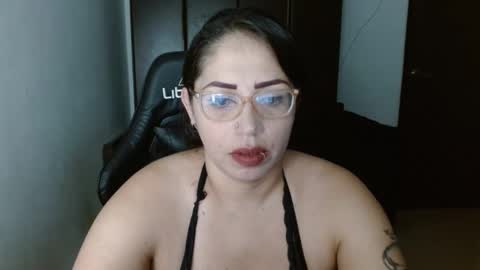 Snapshot of natashasmithe chatting on February 13, 2025, 12:32 pm Natasha Smithe online show from February 13, 2025, 12:32 pm
