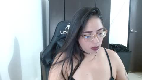 Snapshot of natashasmithe chatting on February 18, 2025, 8:36 pm Natasha Smithe online show from February 18, 2025, 8:36 pm