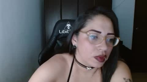 Snapshot of natashasmithe chatting on March 5, 2025, 4:24 am Natasha Smithe online show from March 5, 2025, 4:24 am
