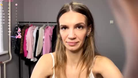 Snapshot of natashiafurfey chatting on October 6, 2025, 6:22 am Emily online show from October 6, 2025, 6:22 am