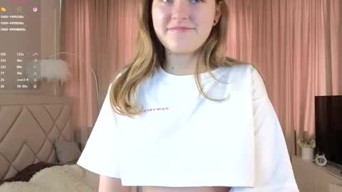 Snapshot of natashiareichow chatting on October 18, 2025, 7:20 am Nata online show from October 18, 2025, 7:20 am