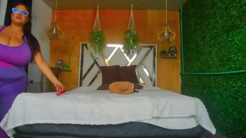 Snapshot of nathalia_correa chatting on May 25, 2026, 5:19 pm nathalia_correa online show from May 25, 2026, 5:19 pm