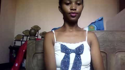 nathalie004 online show from March 6, 2026, 11:17 am