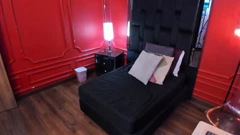 nathalie rossel online show from April 25, 2026, 12:08 pm