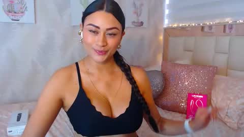 Snapshot of nathalierose_1 chatting on March 27, 2026, 12:38 pm Nathalie Rose online show from March 27, 2026, 12:38 pm