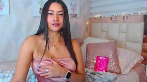 Snapshot of nathalierose_1 chatting on April 17, 2026, 9:23 am Nathalie Rose online show from April 17, 2026, 9:23 am
