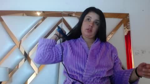 nathaly low online show from May 9, 2026, 12:10 pm