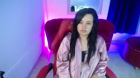 nathaly low online show from June 9, 2026, 12:06 pm