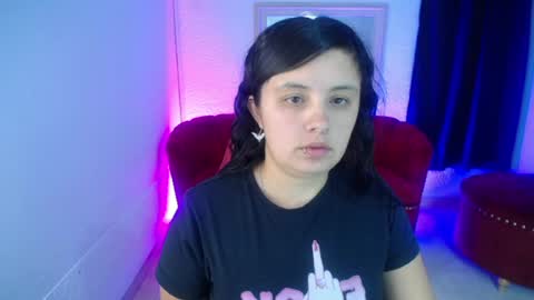 nathaly low online show from June 17, 2026, 12:07 pm