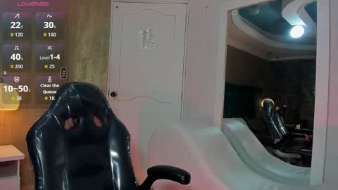 Snapshot of nathalyleen chatting on November 2, 2025, 8:33 pm online show from November 2, 2025, 8:33 pm