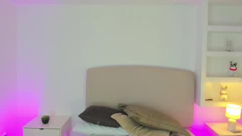 NATHALY  online show from December 23, 2025, 10:35 am