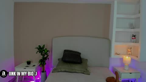 NATHALY  online show from June 6, 2026, 10:42 am