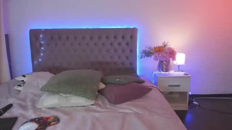 NathalyStars online show from April 25, 2026, 1:52 pm