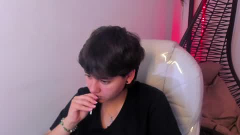 nathalyy_ds online show from April 24, 2026, 5:04 pm