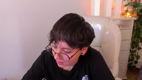 nathalyy_ds online show from April 30, 2026, 8:57 pm
