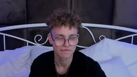 Snapshot of nathan_curl chatting on October 6, 2025, 3:53 pm Nathan online show from October 6, 2025, 3:53 pm