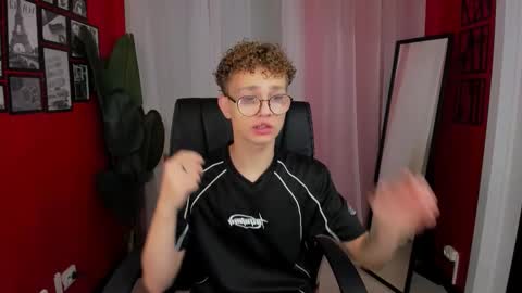 Snapshot of nathan_curl chatting on October 15, 2025, 10:26 am Nathan online show from October 15, 2025, 10:26 am