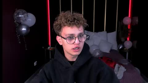 Snapshot of nathan_curl chatting on October 21, 2025, 7:36 pm Nathan online show from October 21, 2025, 7:36 pm