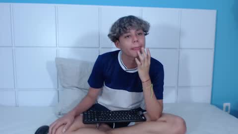 nathanbell1 online show from September 11, 2025, 10:04 am