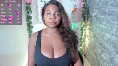 Snapshot of nathasha_jhonsom_ chatting on October 7, 2025, 12:41 am Naty online show from October 7, 2025, 12:41 am