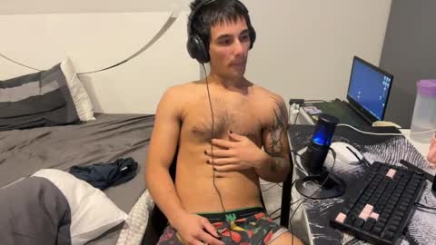 native_boy2 online show from May 4, 2026, 4:47 pm