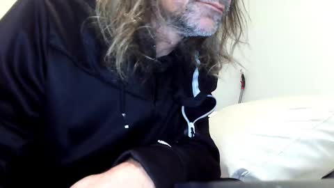 natou3x online show from October 3, 2025, 3:03 am