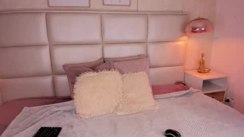 Snapshot of natt_clark chatting on October 22, 2025, 1:00 pm Natt  online show from October 22, 2025, 1:00 pm